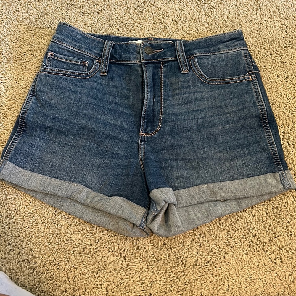 Hollister curvy high waisted jean shorts dark denim wash